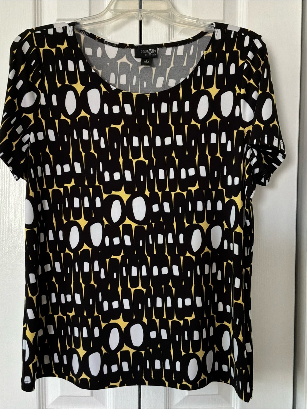Easy 5th Essentials Geometric Short Sleeve Top Black White Yellow Design Large